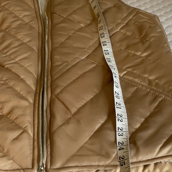 Hannah Vest - Picture 7 of 7